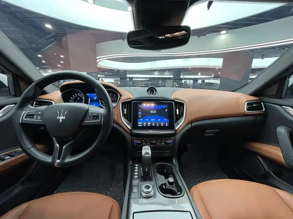 Maserati Ghibli — фото 10