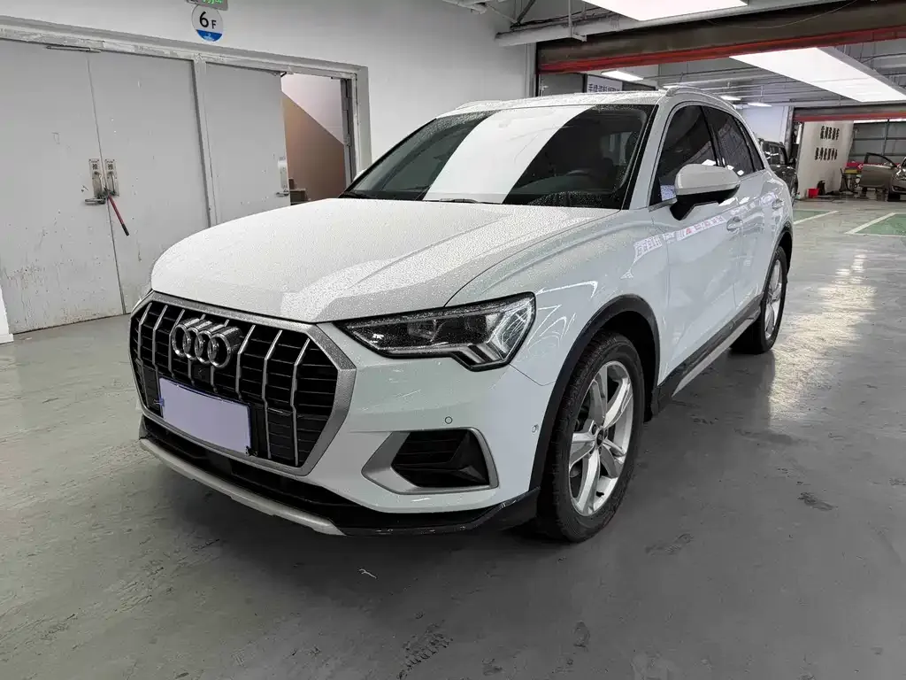 Audi Q3 — фото 1