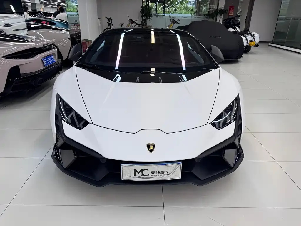 Lamborghini Huracan — фото 1