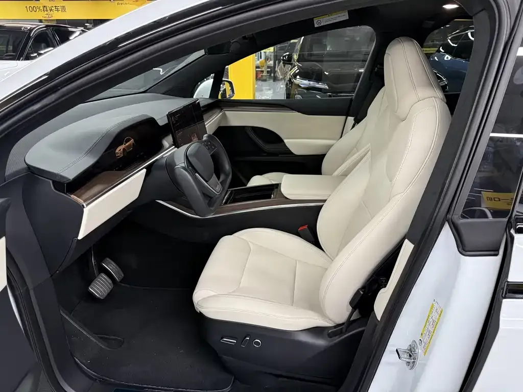 Tesla Model X — фото 7