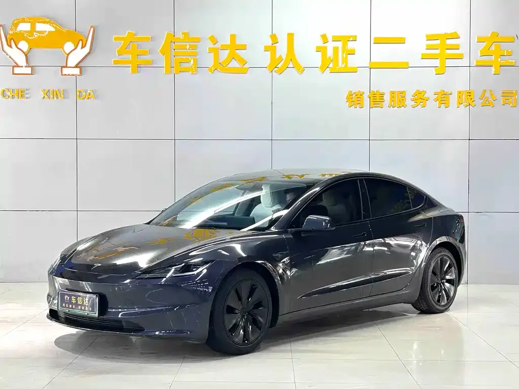 Tesla Model 3 — фото 1
