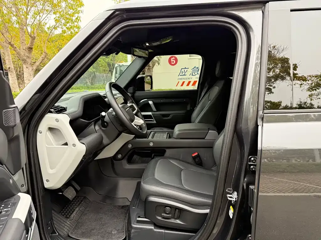 Land Rover Defender — фото 4