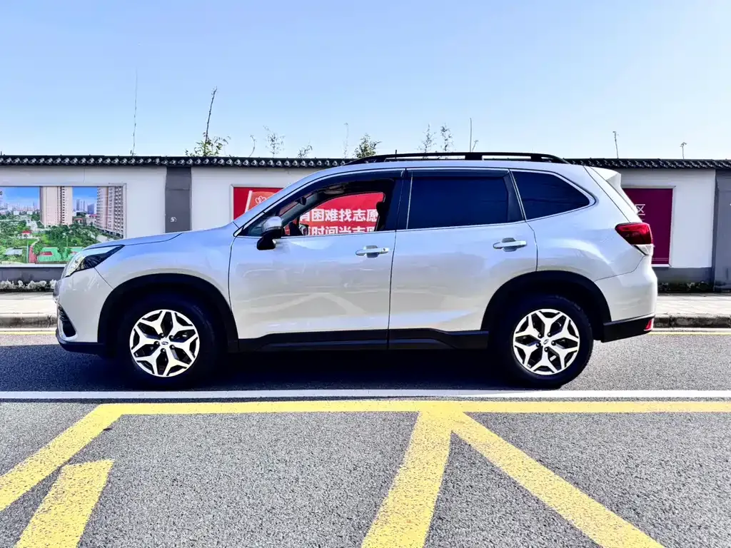 Subaru Forester — фото 5
