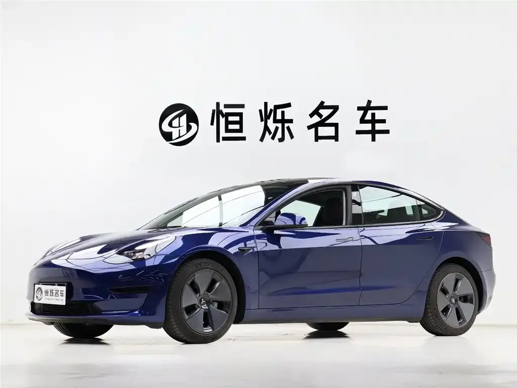 Tesla Model 3 — фото 1