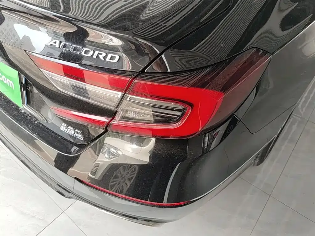 Honda Accord — фото 10