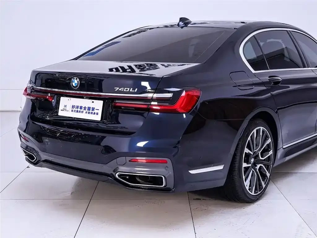 BMW 7 Series — фото 10