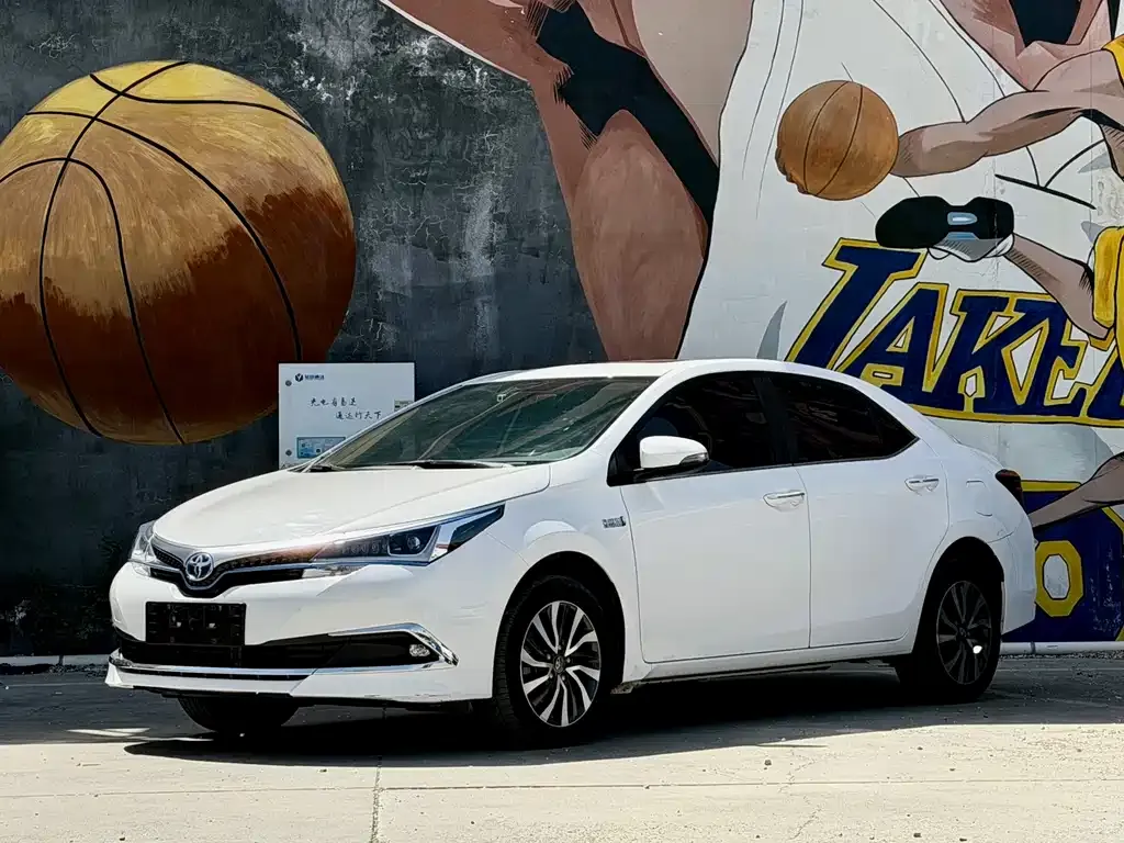 Toyota Corolla Hybrid — фото 1