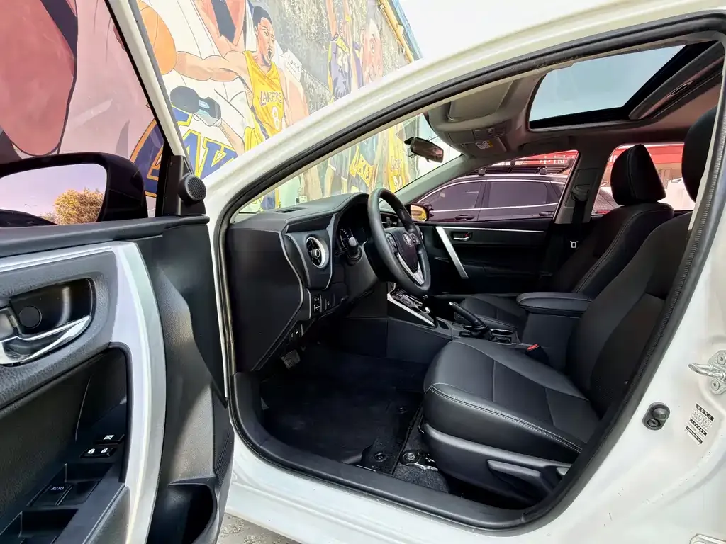 Toyota Corolla Hybrid — фото 9
