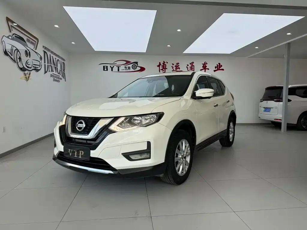 Nissan X-Trail — фото 1