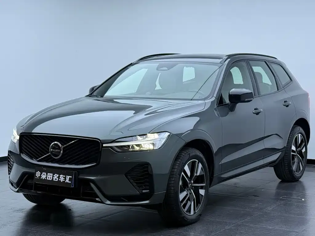 Volvo XC60 — фото 1