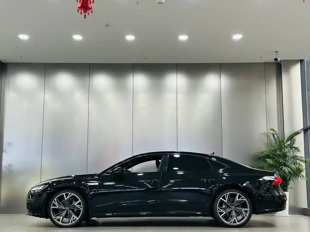 Audi A7L — фото 2