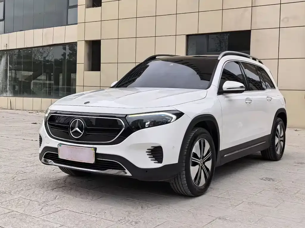 Mercedes-Benz EQB — фото 1