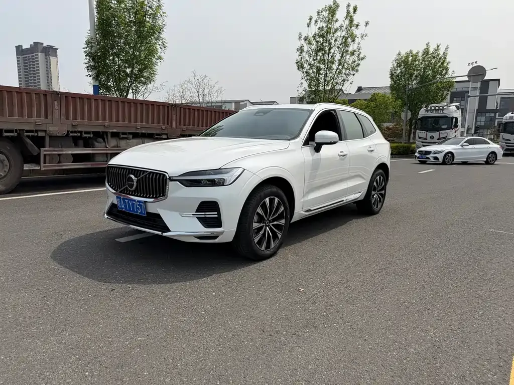 Volvo XC60 — фото 3