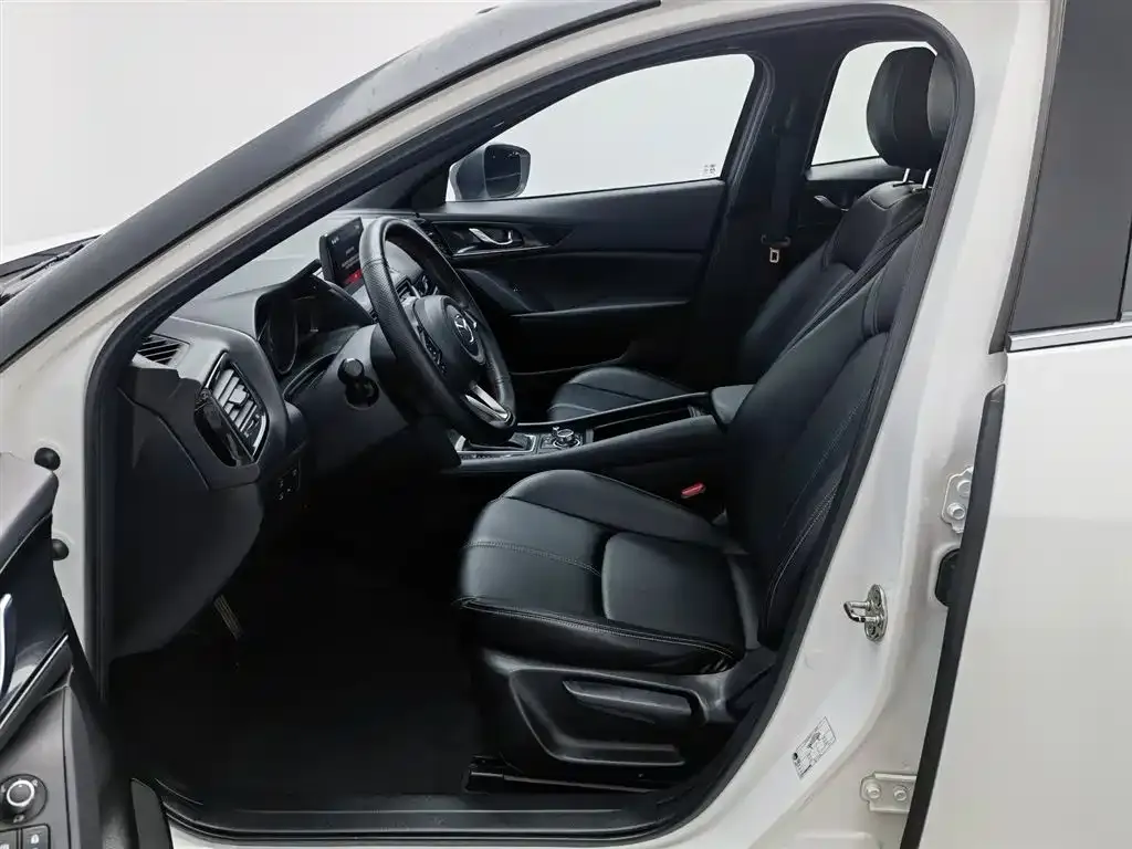 Mazda CX-4 — фото 10