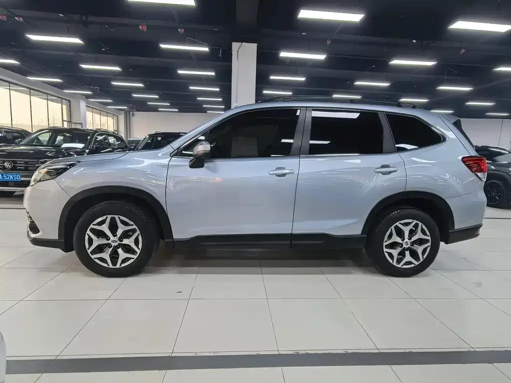 Subaru Forester — фото 2