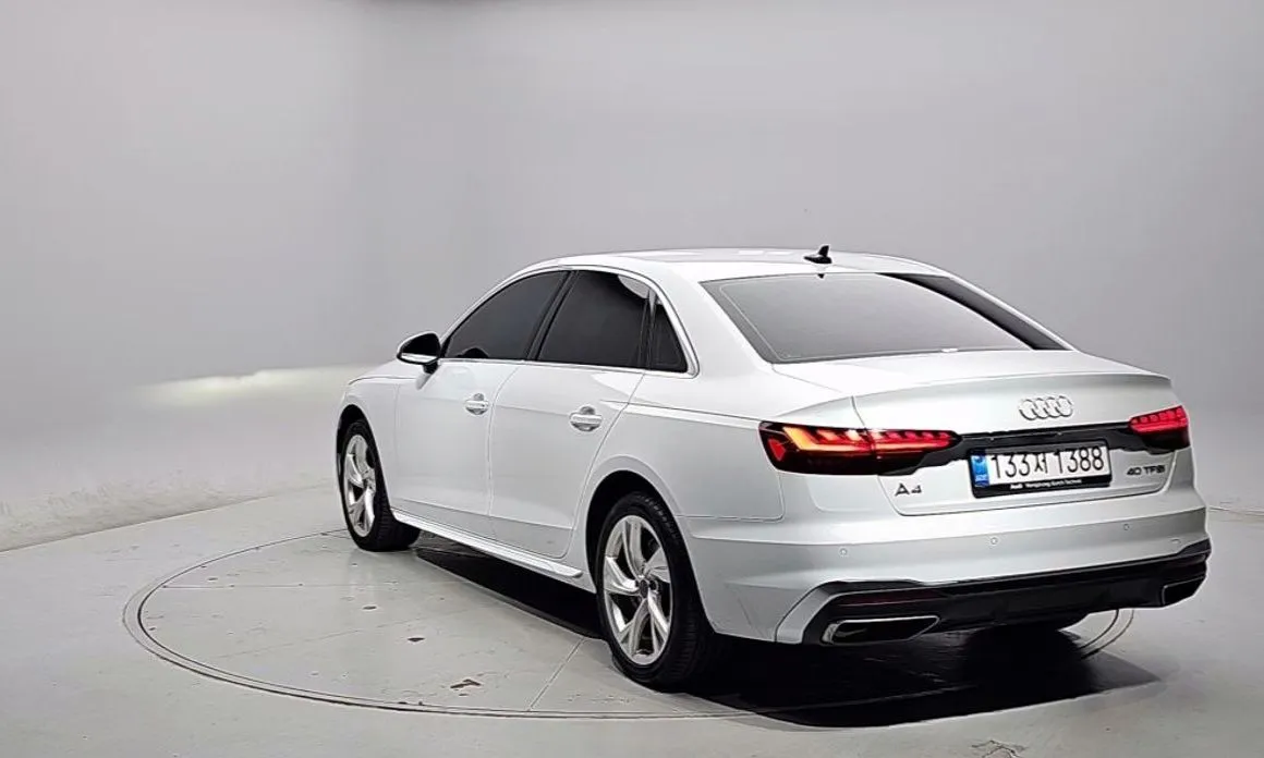Audi A4 — фото 8