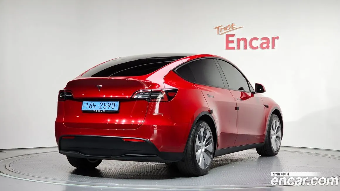 Tesla Model Y — фото 6