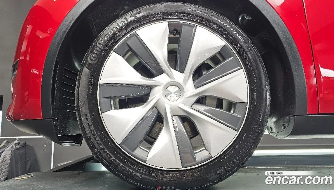 Tesla Model Y — фото 2