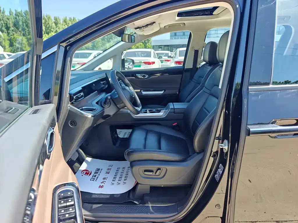 GAC Motor E8 Hybrid — фото 8