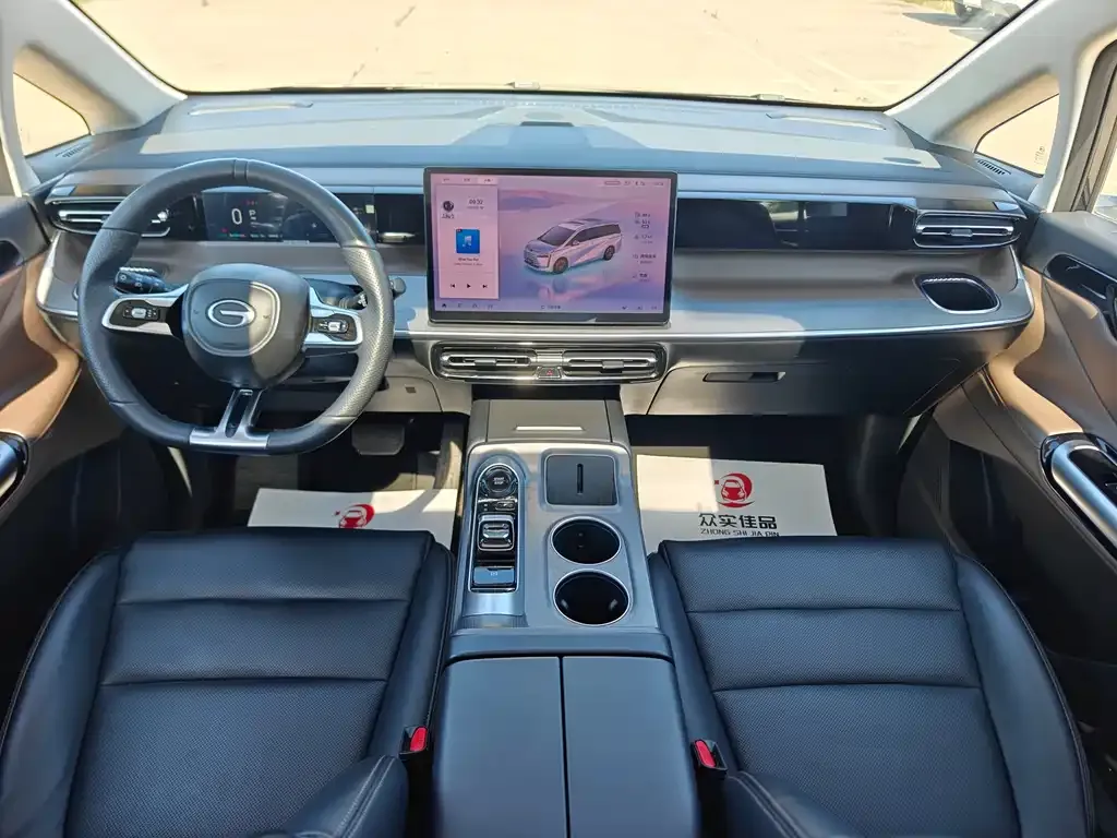 GAC Motor E8 Hybrid — фото 2