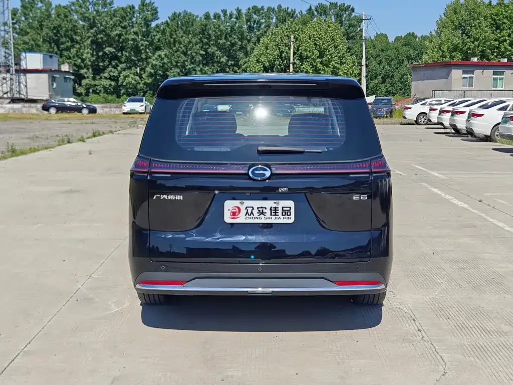 GAC Motor E8 Hybrid — фото 7
