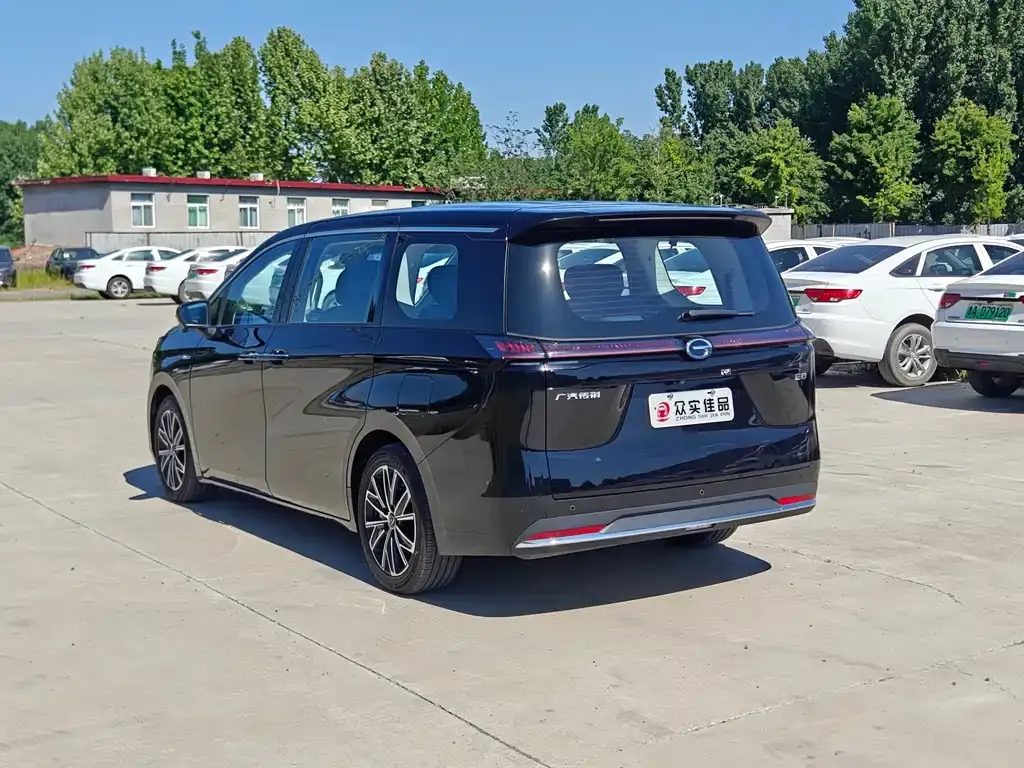 GAC Motor E8 Hybrid — фото 6
