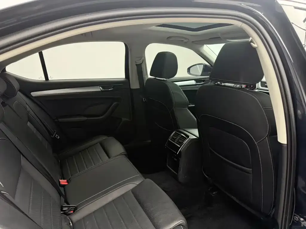 Skoda Superb — фото 4