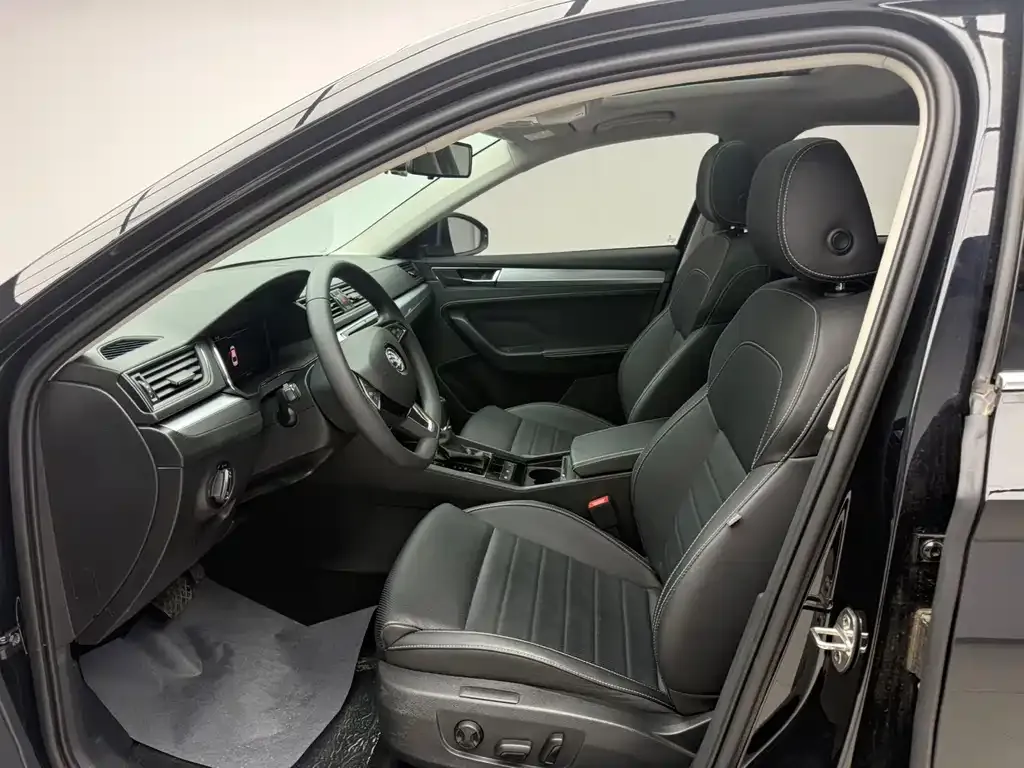 Skoda Superb — фото 9