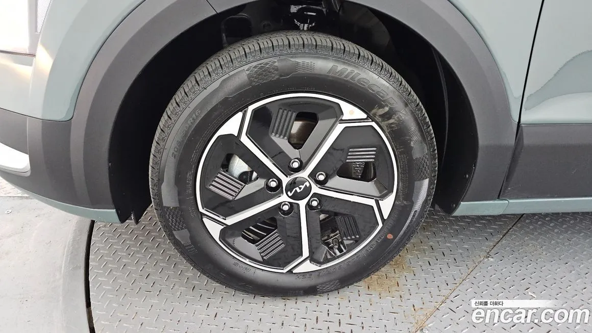 Kia Niro — фото 10