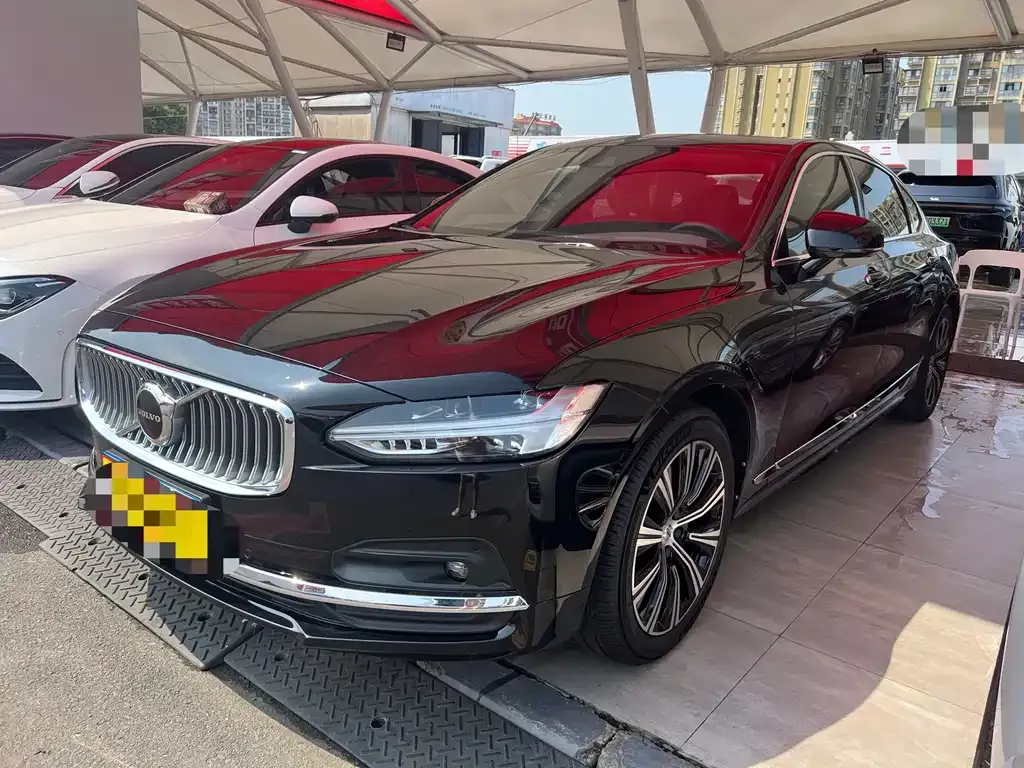 Volvo S90 — фото 1