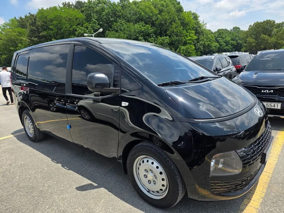 Hyundai Staria — фото 1