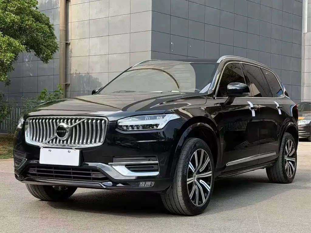 Volvo XC90 — фото 1