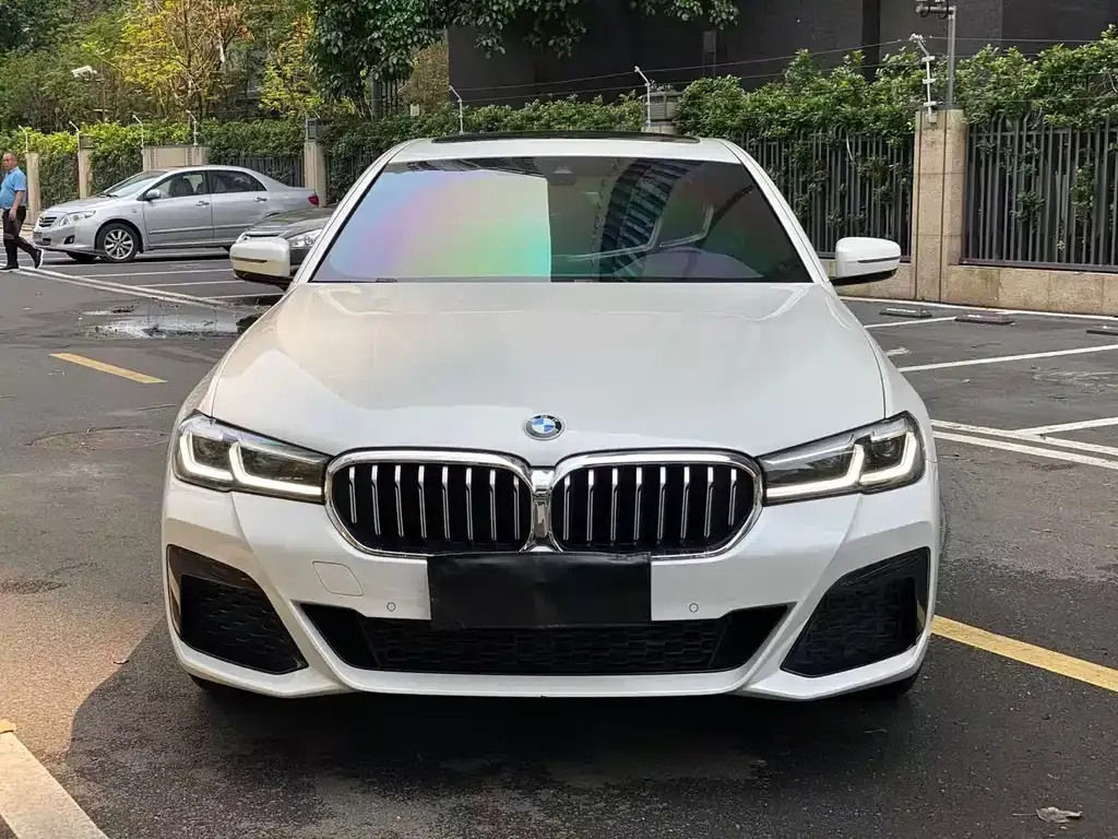 BMW 5 Series — фото 4