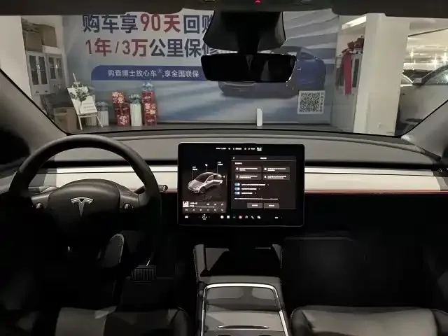 Tesla Model Y — фото 9