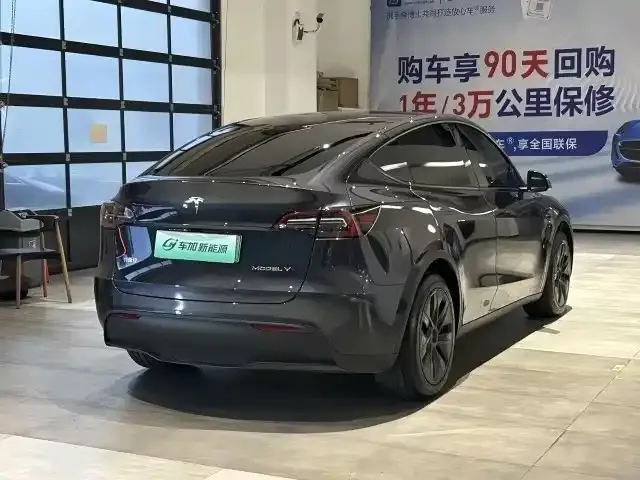 Tesla Model Y — фото 4