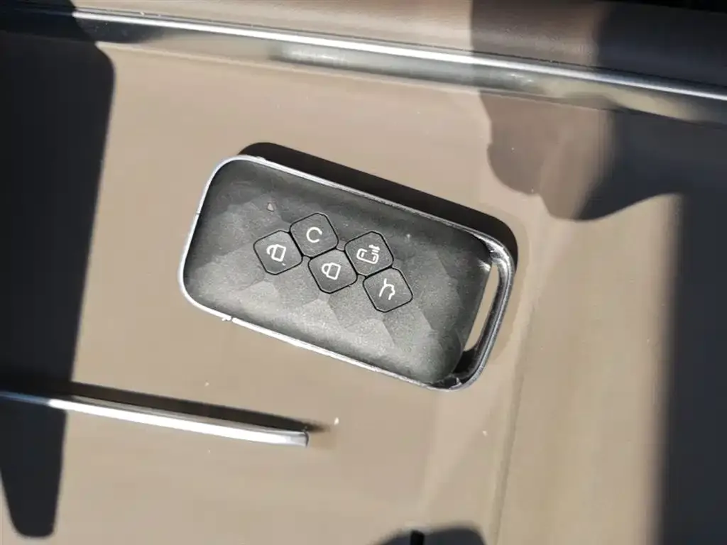 Wuling Starlight 730 New Energy — фото 2
