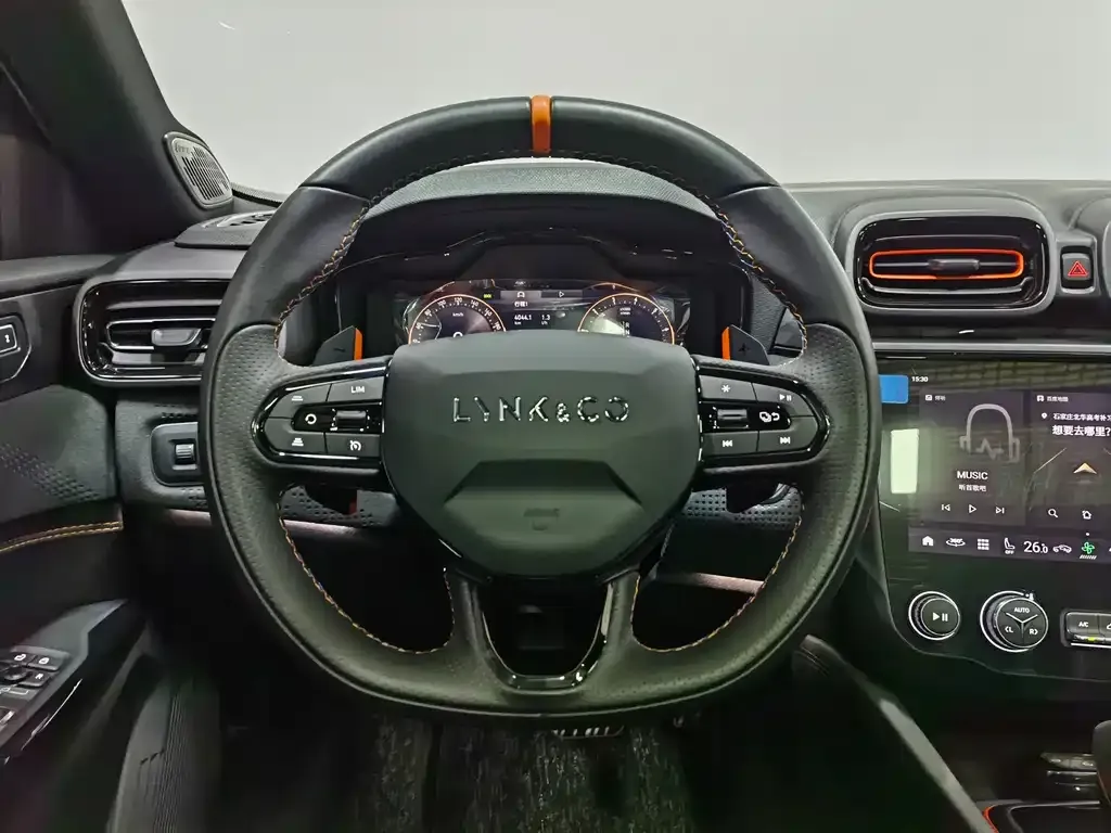 Lynk & Co 02 Hatchback — фото 3