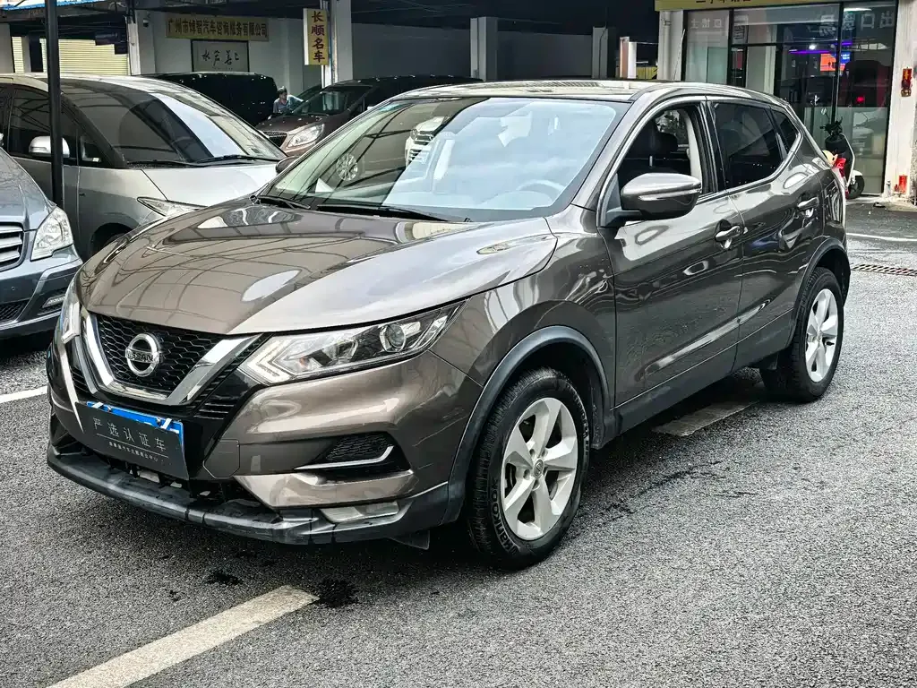 Nissan Qashqai — фото 1