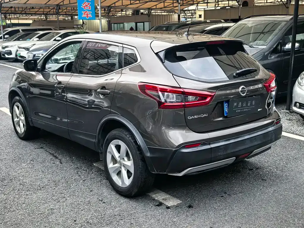 Nissan Qashqai — фото 9