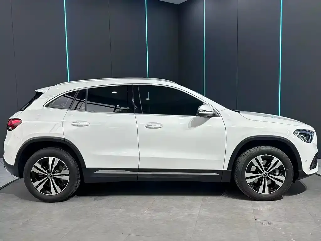 Mercedes-Benz GLA — фото 6