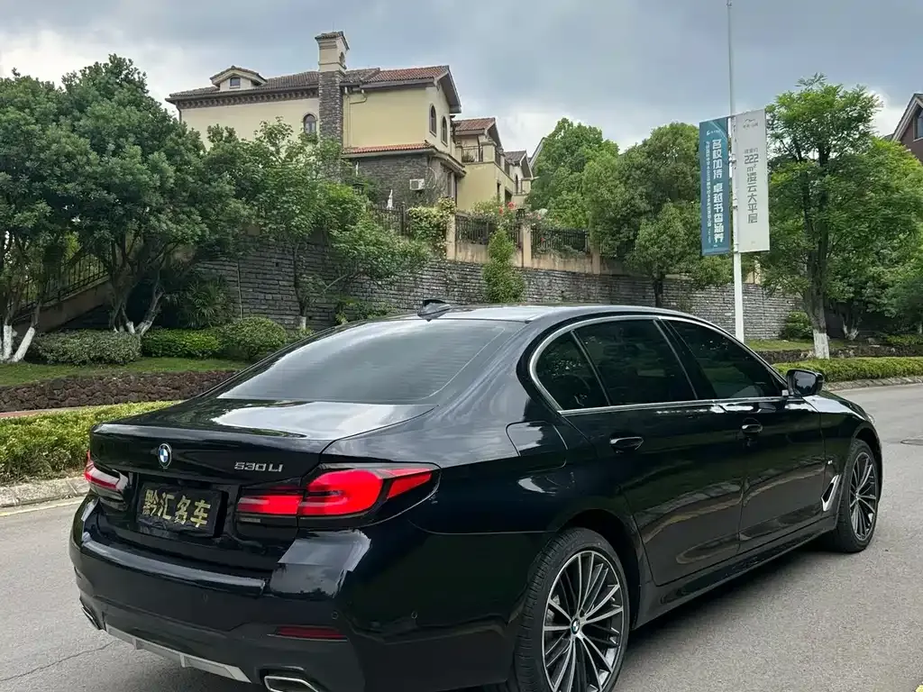 BMW 5 Series — фото 9