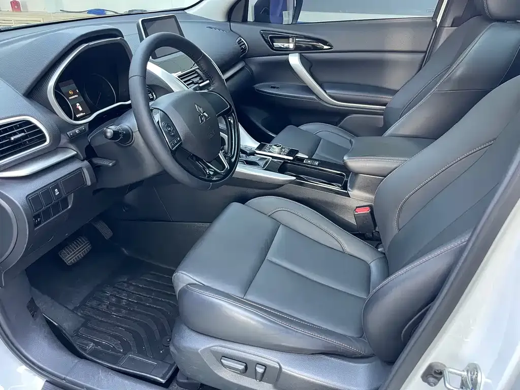 Mitsubishi Eclipse Cross — фото 4