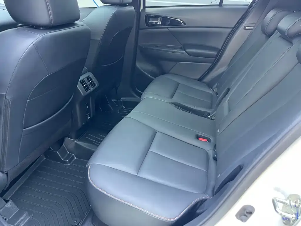 Mitsubishi Eclipse Cross — фото 3