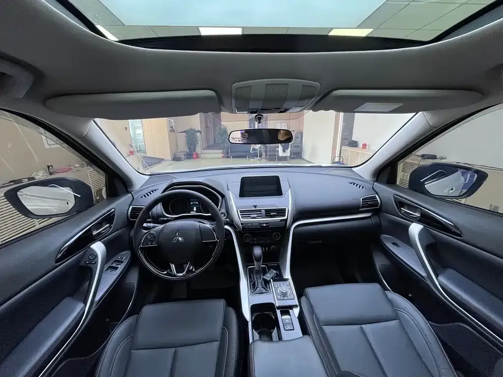 Mitsubishi Eclipse Cross — фото 8