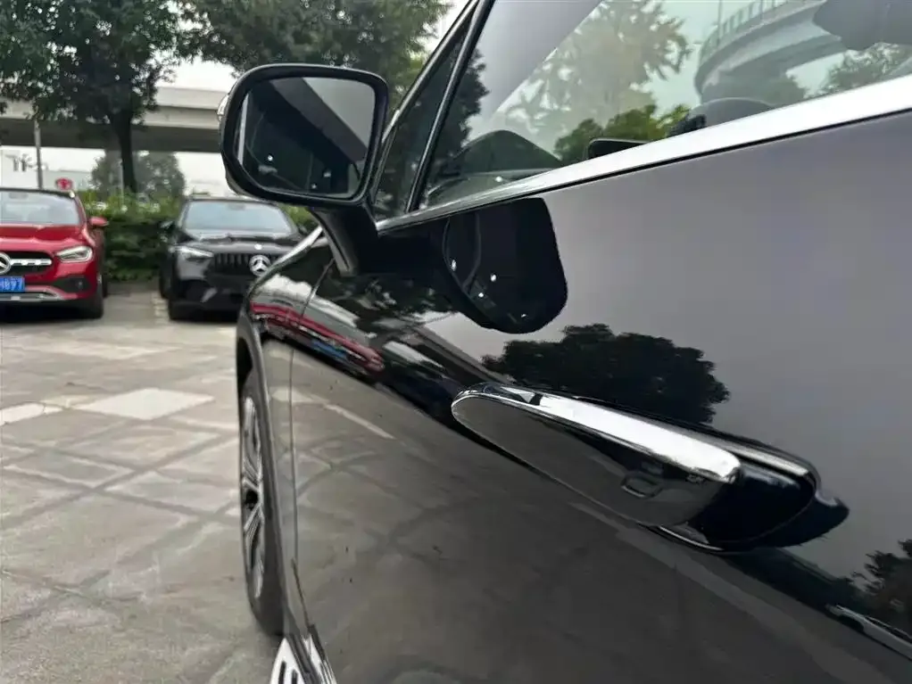 Mercedes-Benz EQE SUV — фото 3