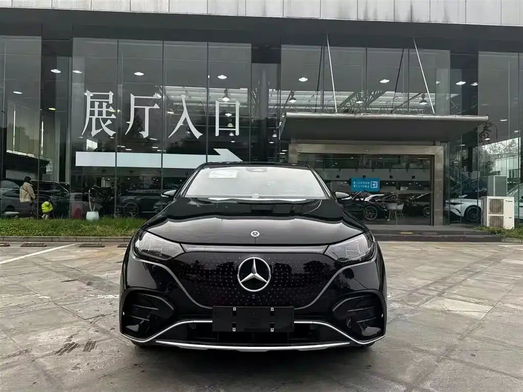 Mercedes-Benz EQE SUV — фото 2