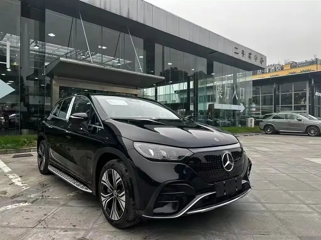 Mercedes-Benz EQE SUV — фото 7