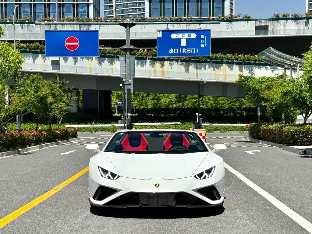 Lamborghini Huracan — фото 1