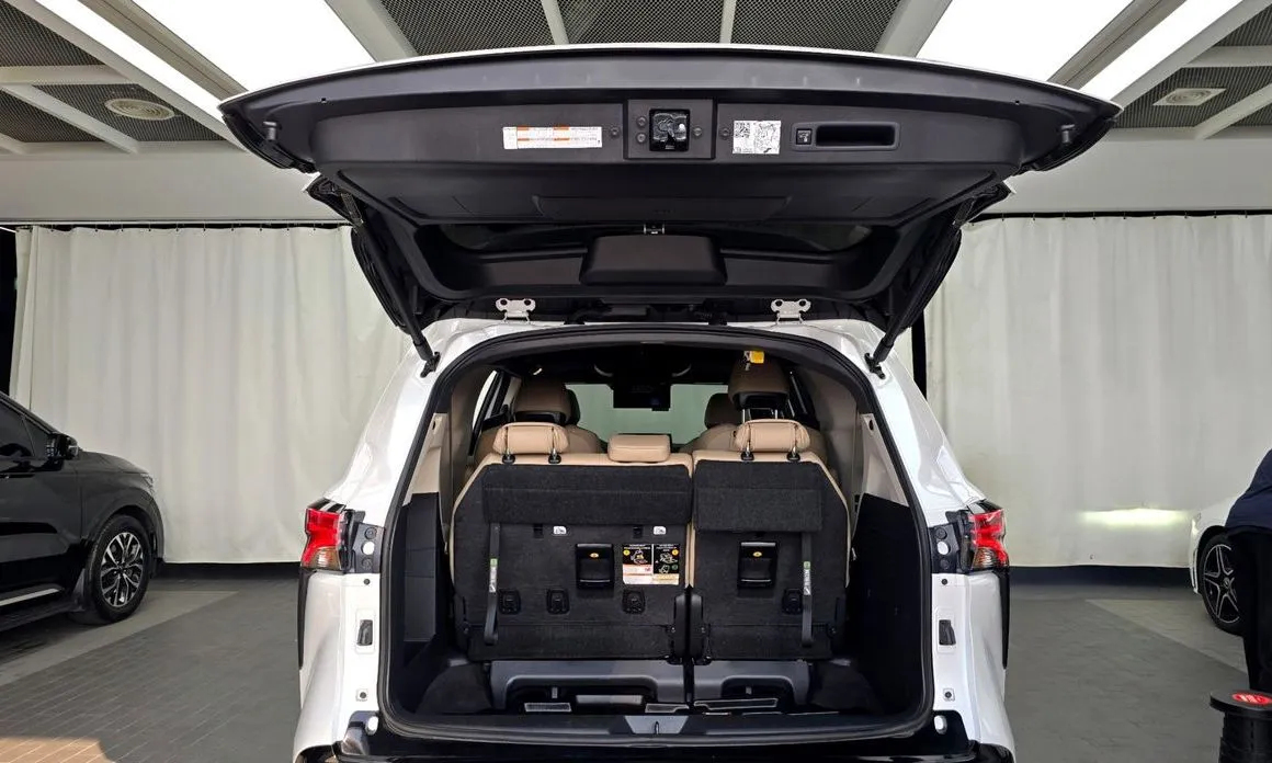 Toyota Sienna — фото 10