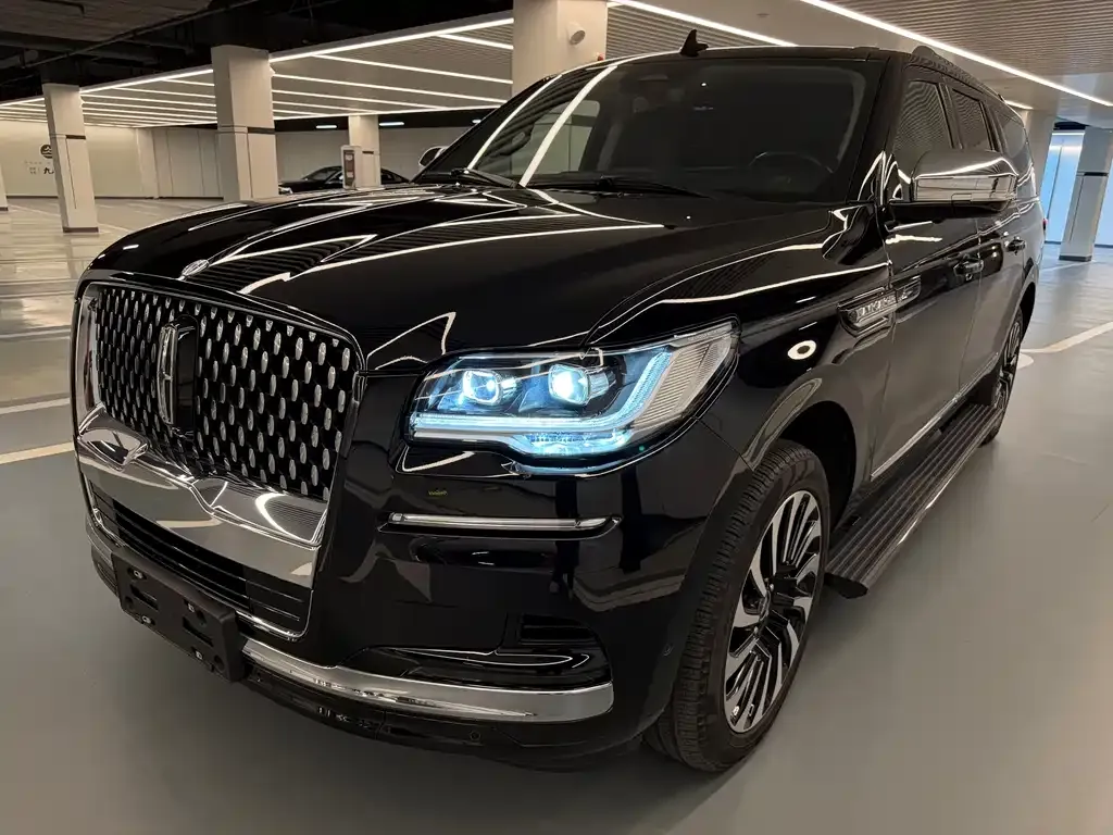 Lincoln Navigator — фото 1